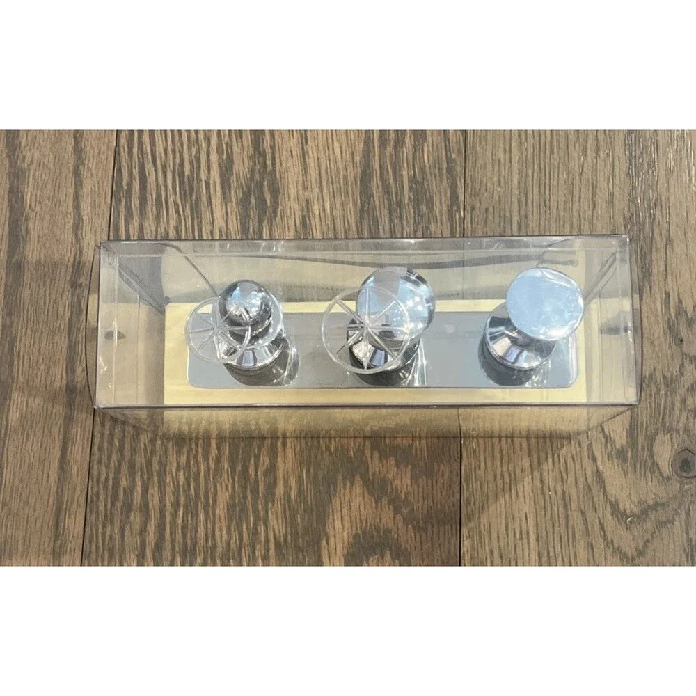 New Pier One Zinc Alloy Bottle Stoppers With Stainless Steel Stand